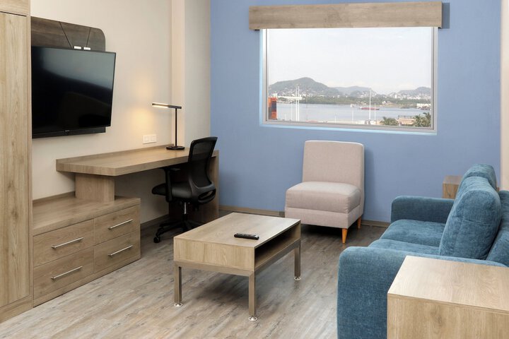 Room 8 of 70