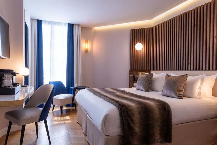 Room 6 of 42
