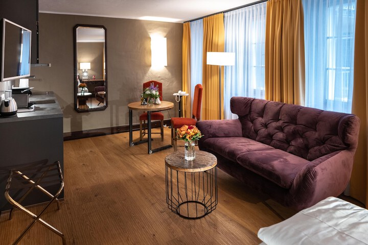 Room 43 of 73