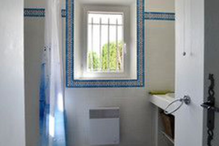 Room 6 of 37