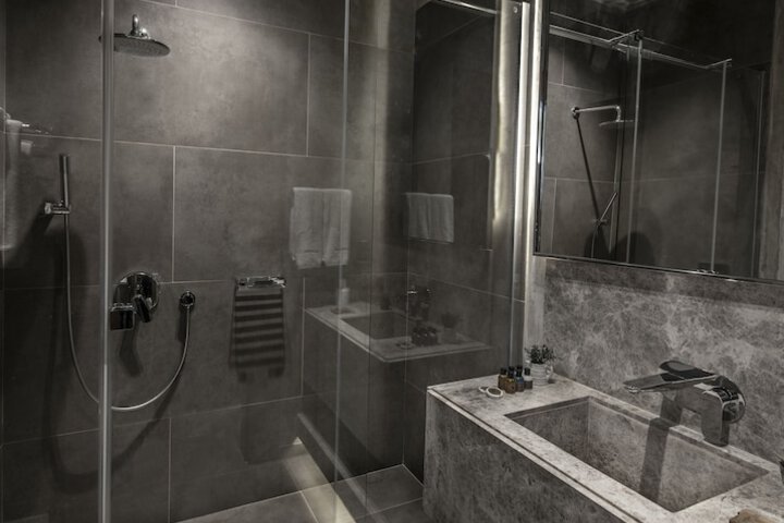Room 17 of 30