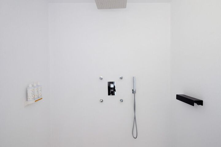 Room 122 of 146