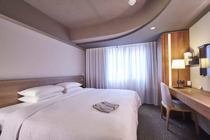 Room 40 of 91