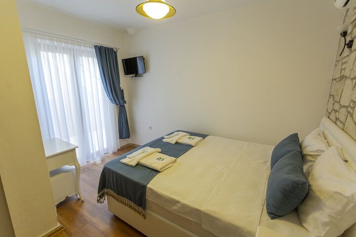 Room 26 of 32