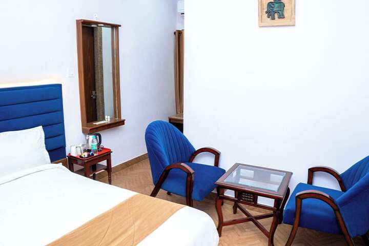 Room 12 of 74