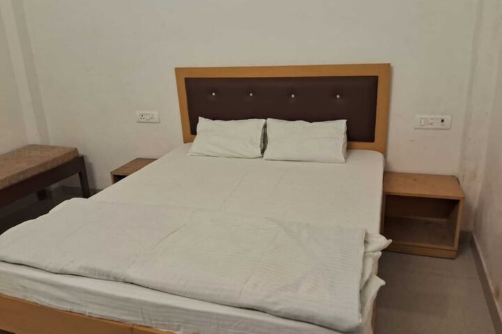 Room 3 of 15