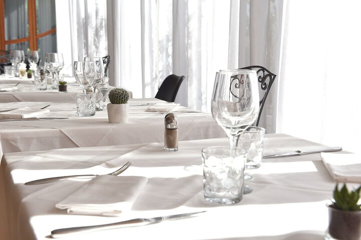 Dining 59 of 87