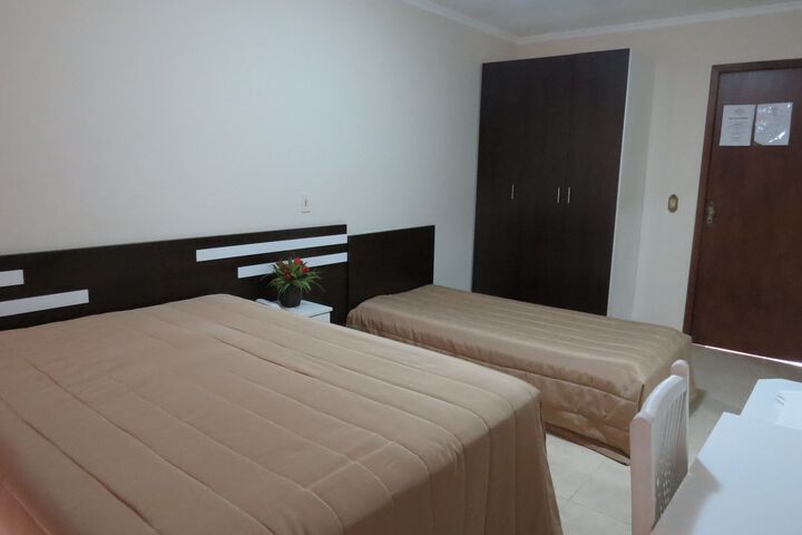 Room 3 of 7