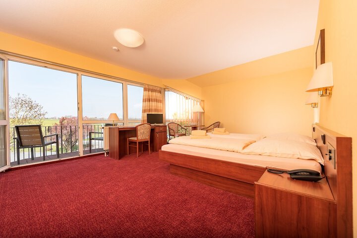 Room 13 of 53