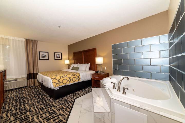 1 King Bed (9 of 17)