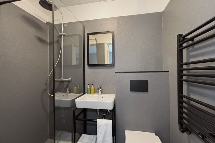 Room 40 of 64