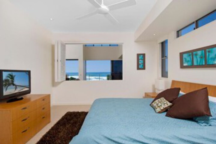 Room 8 of 20