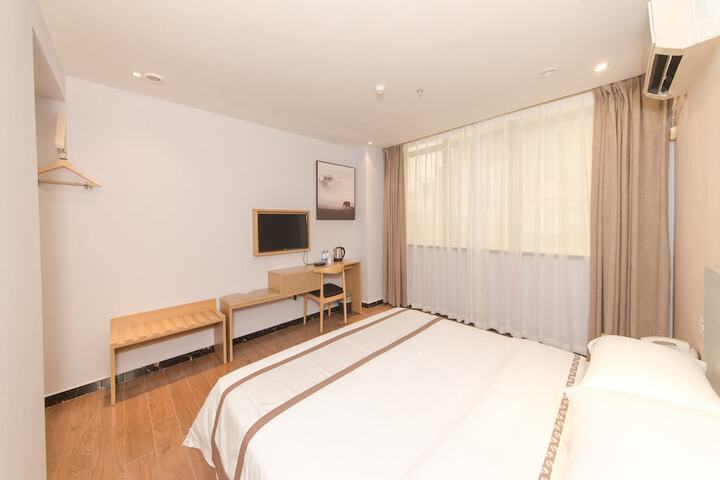 Room 11 of 31