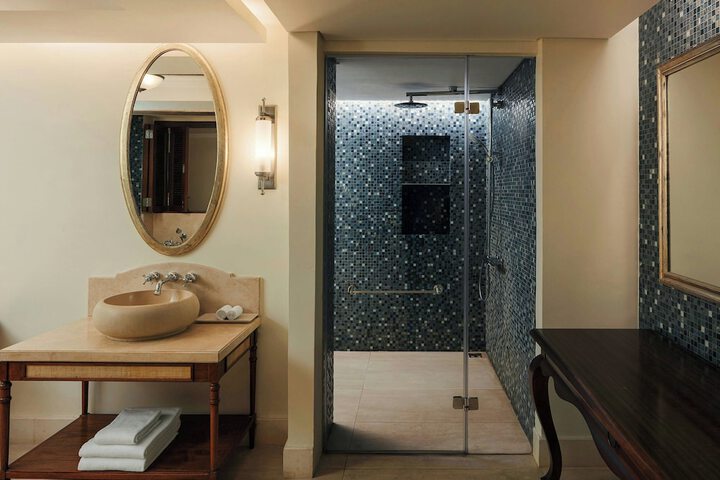 Room 51 of 265