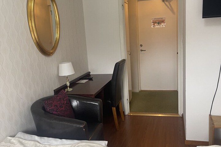 Room 13 of 52