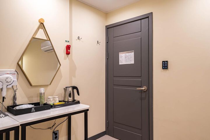 Room 117 of 142