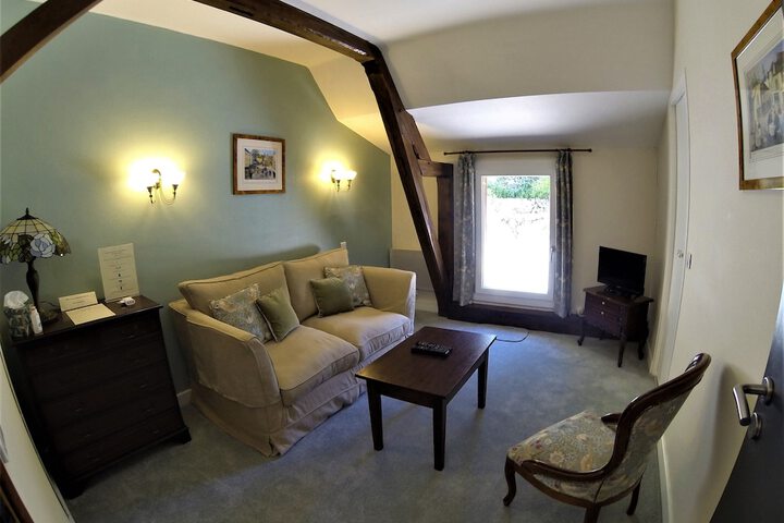 Room 9 of 27