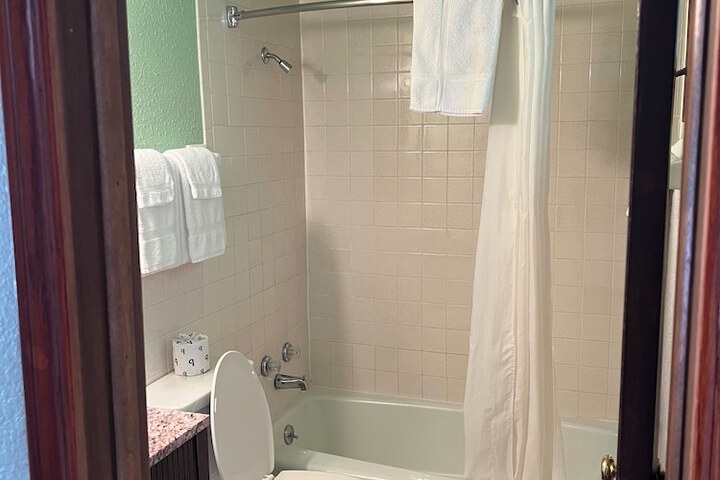 Room 123 of 180