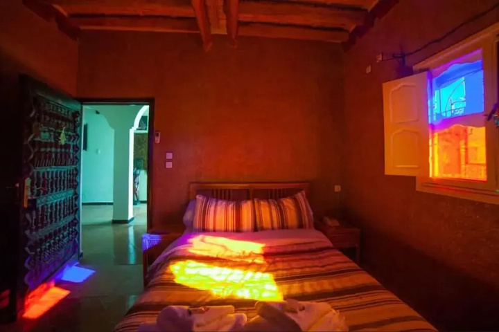 Room 3 of 10