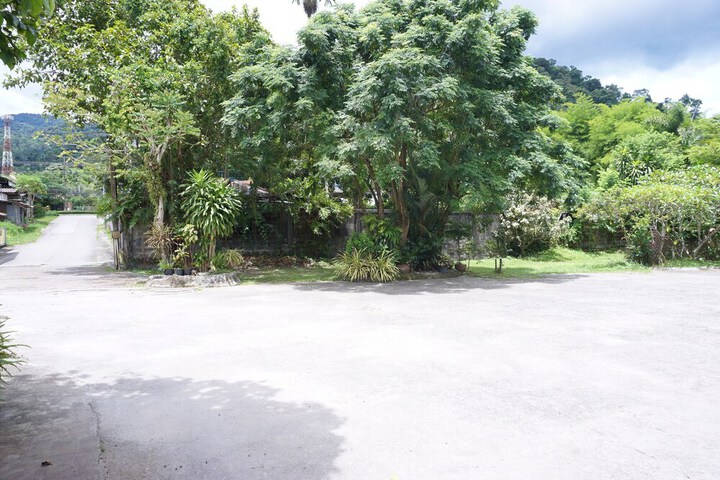 Property Grounds 25 of 36