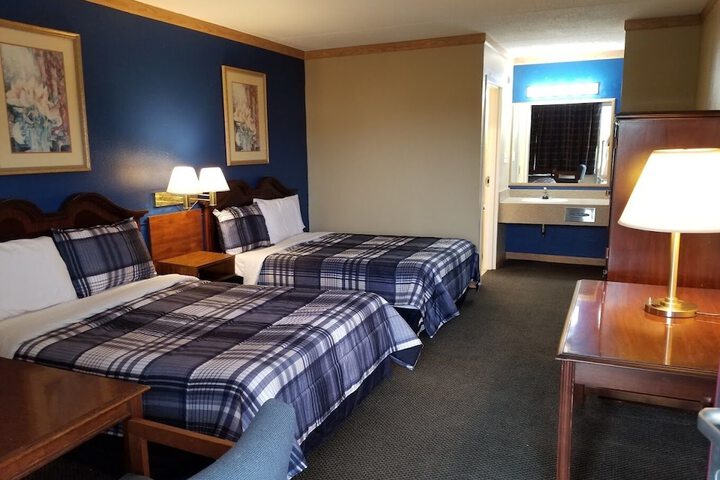Standard Room, King or Two Doubles (5 of 5)