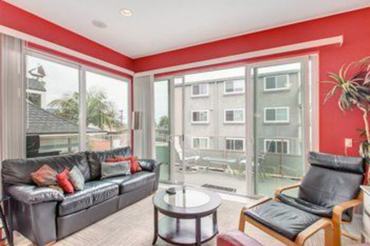 Image of 3BR 3BA Mission Beach Home by RedAwning