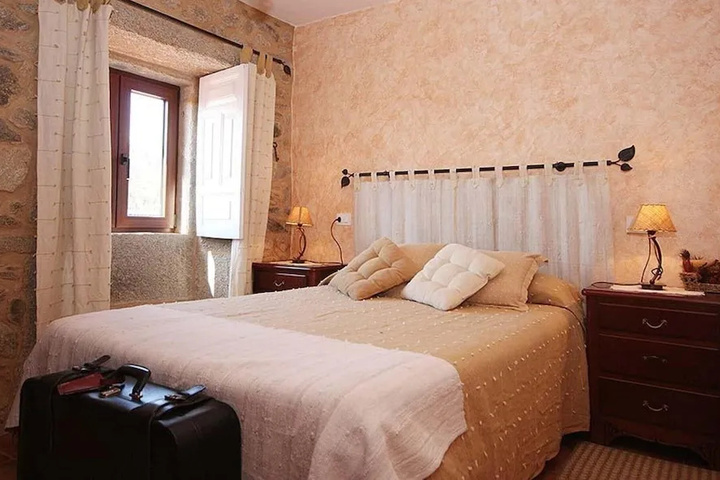 Room 3 of 15