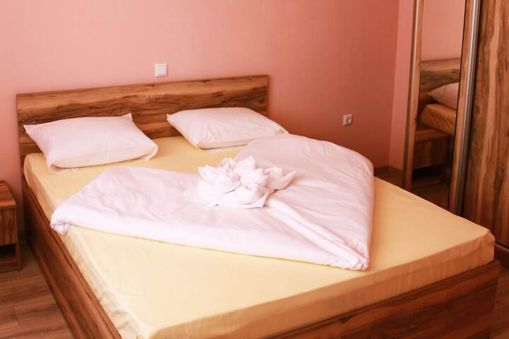 Room 7 of 18