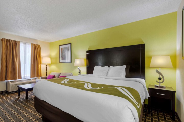1 King Bed (7 of 15)
