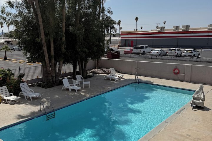 Pool 14 of 20
