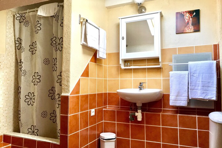 Room 22 of 46