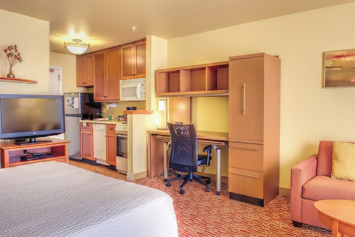 Room 9 of 53
