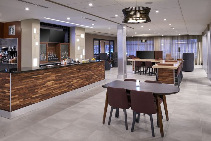 Lobby lounge