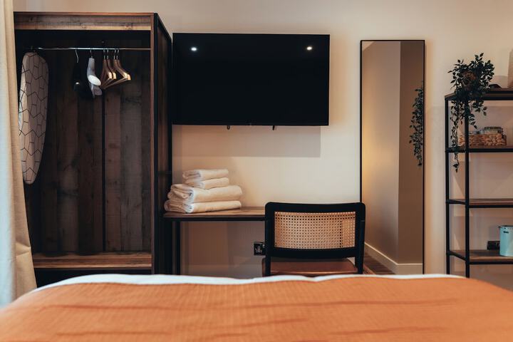Room 11 of 25