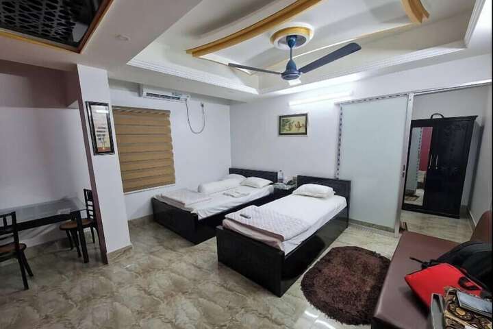 Room 11 of 22