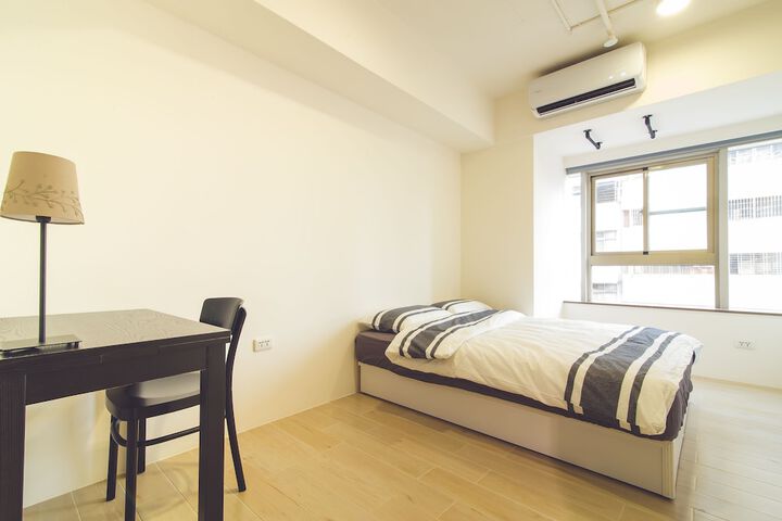 Room 6 of 39