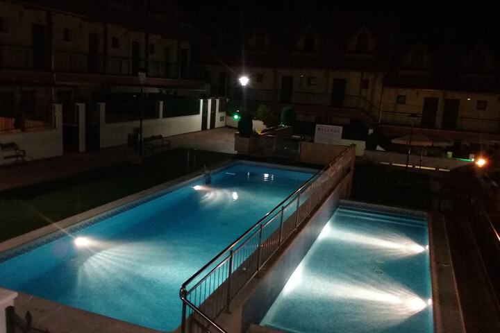 Pool 35 of 40