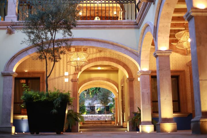 Hotel 42 of 43