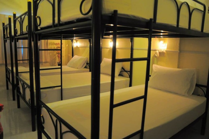 Room 6 of 49
