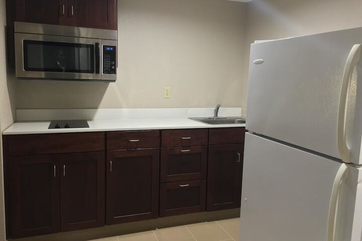 Room 6 of 27