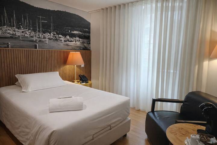 Room 8 of 21