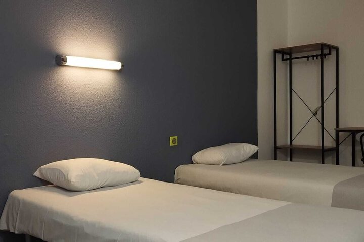 Room 18 of 29