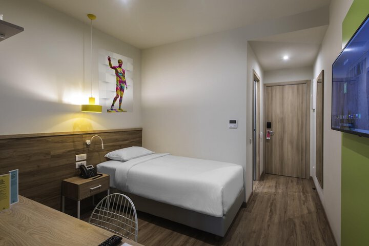 Room 10 of 88