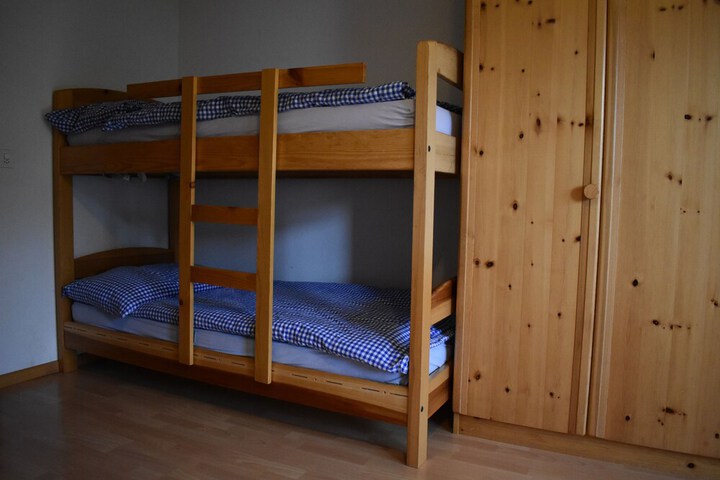 Room 33 of 40