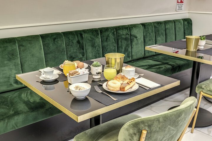 Breakfast/Coffee Service 46 of 54