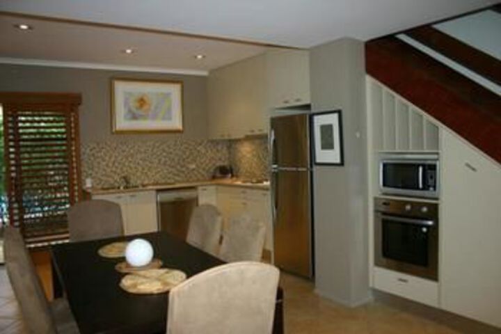 Room 11 of 28