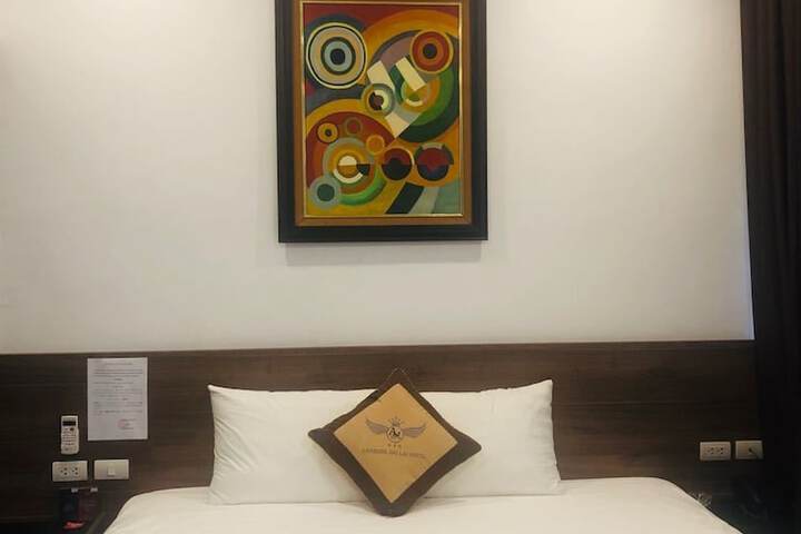 Room 6 of 48