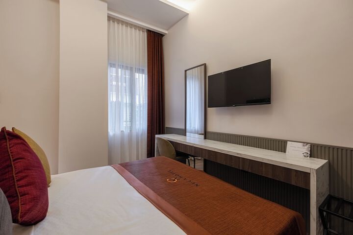 Room 14 of 86