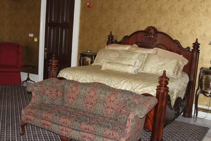 Room 5 of 38