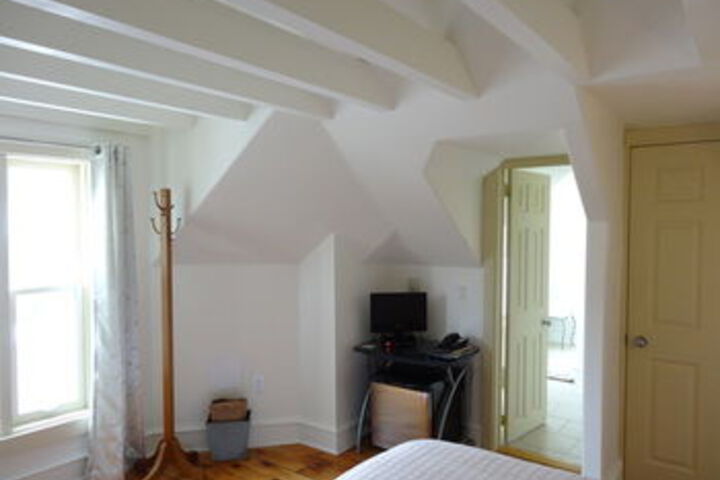 Room 12 of 17